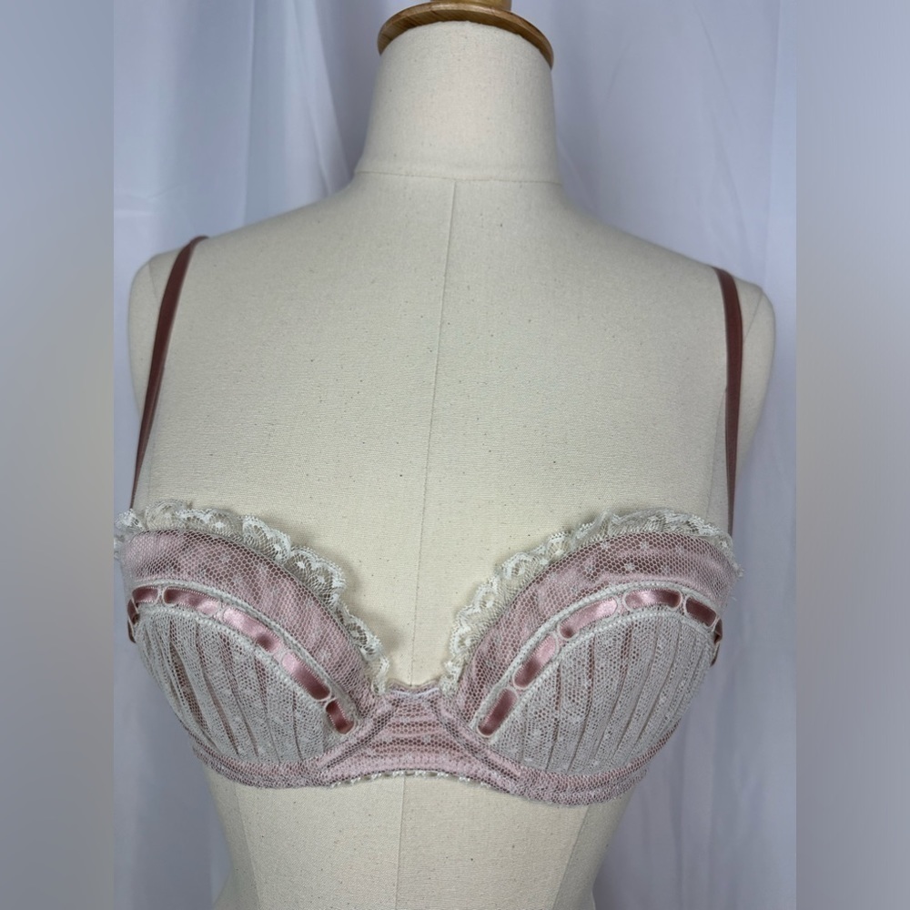 NWT Myla Pink Lace Underwire Bra Sz 32
